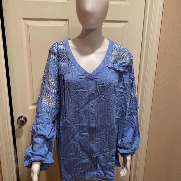 V neck button down crochet detail blouse. - Picture 2 of 5